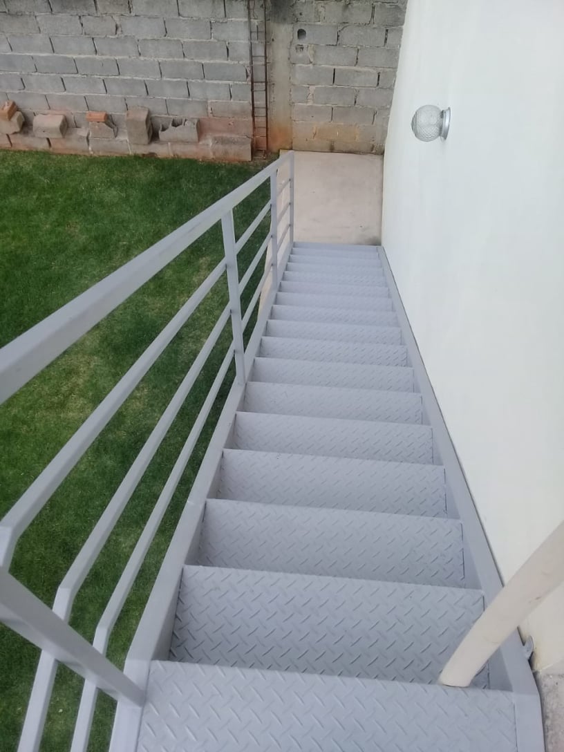 escadas de aço
