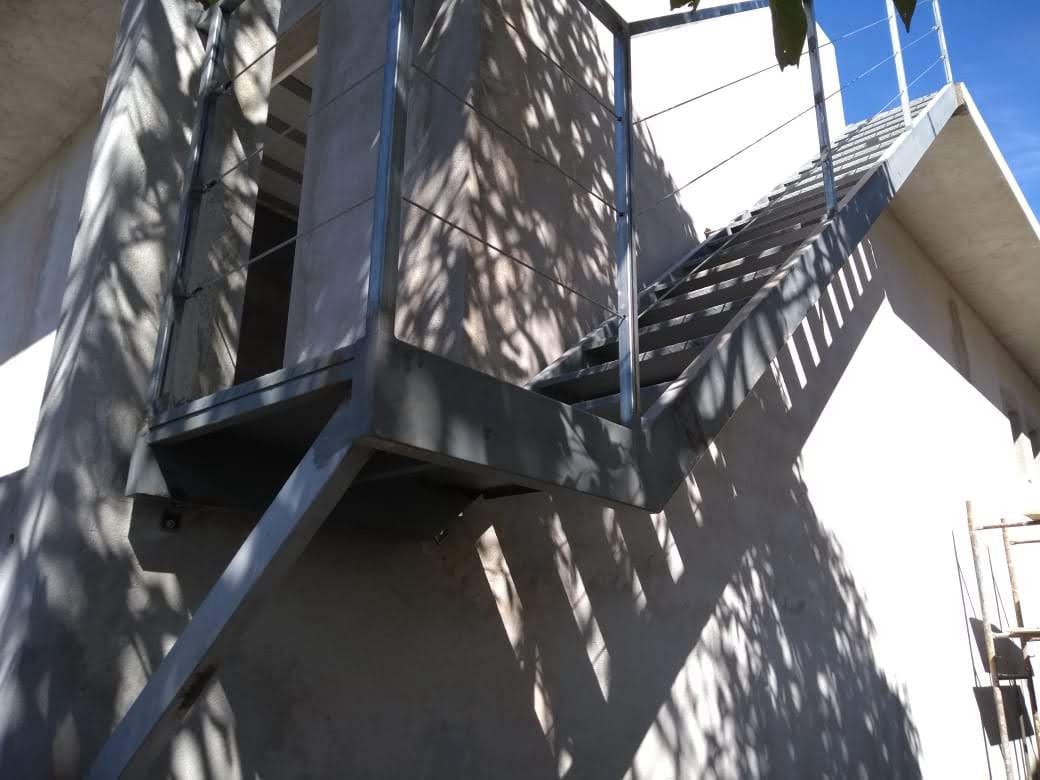 serralheria, estruturas metálicas, portões em Atibaia e Região